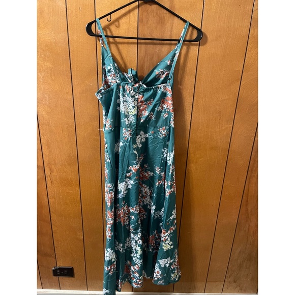 NWOT Tie on Front Flowers Floral Green Slit Midi Dress Size M - Picture 4 of 13